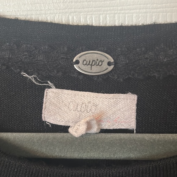 BUNDLE 3/$12 Sleeveless Black Tunic - Picture 3 of 5